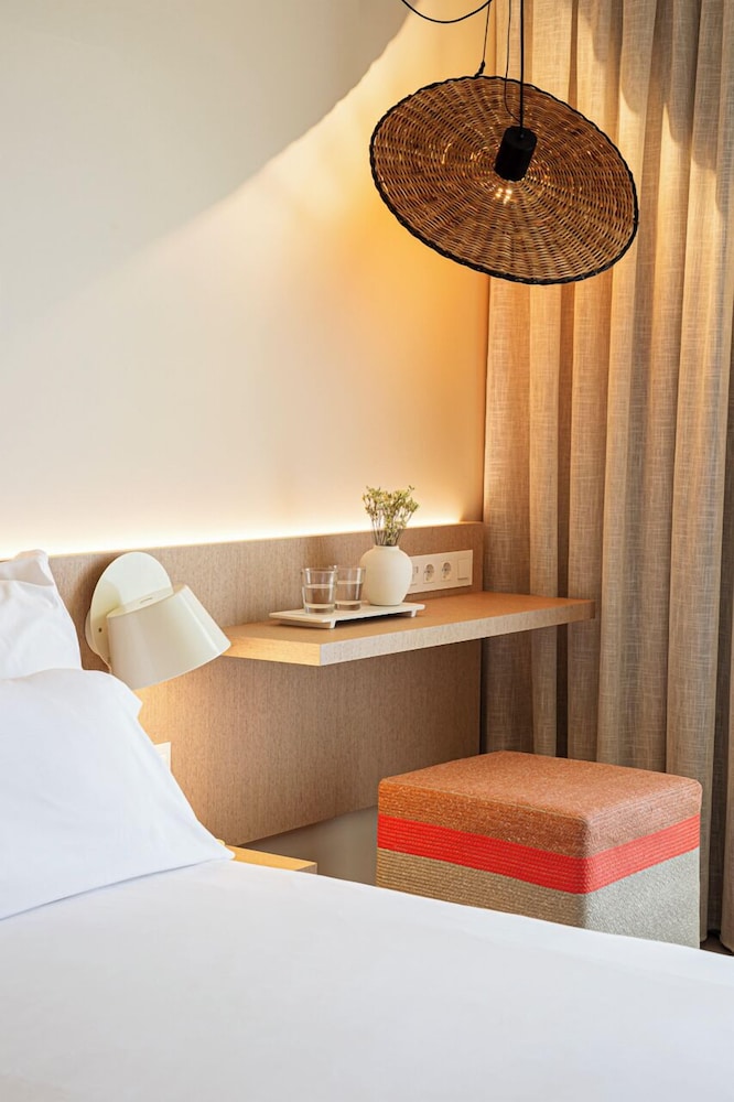 Premium Room - Photo 8