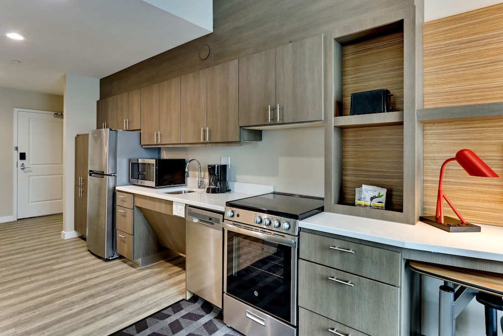 Suite, 1 Bedroom - Photo 6
