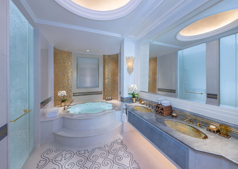 Deluxe Suite, Beachfront — photo 2