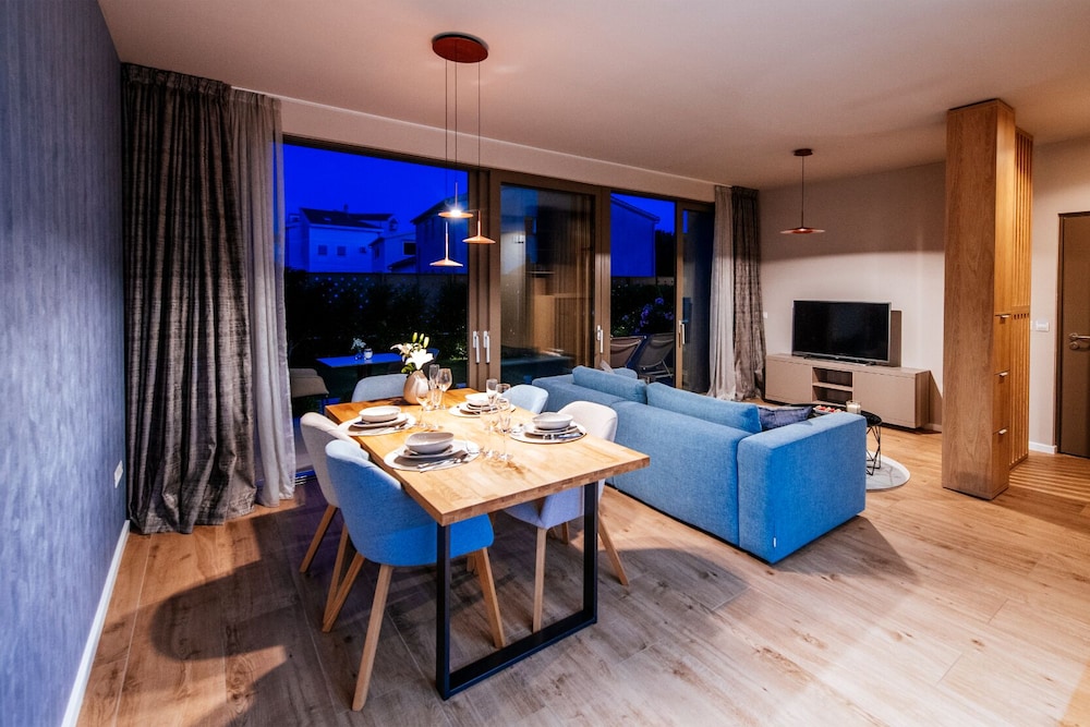 Superior Apartment, 2 Bedrooms, Pool Access, Sea View
