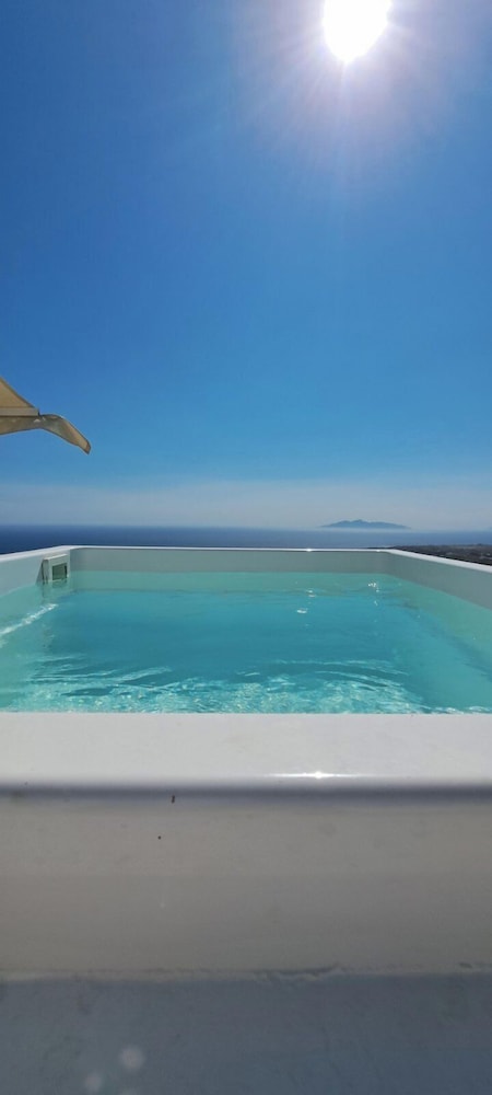 Signature Suite with Outdoor Hot Tub and Sea View - Photo 16