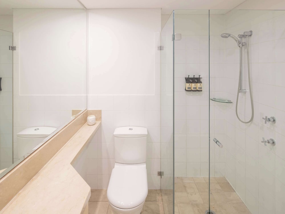 Superior Room (Bath & Balcony) - Photo 7