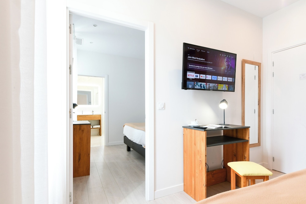 Superior Quadruple Room photo 2