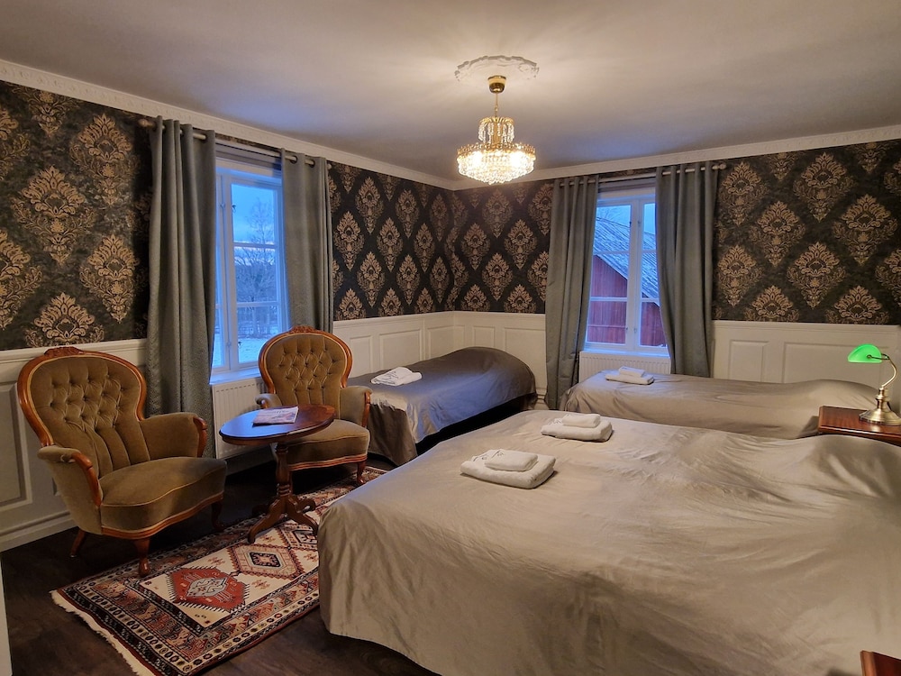 Superior Quadruple Room, Bay View photo 1