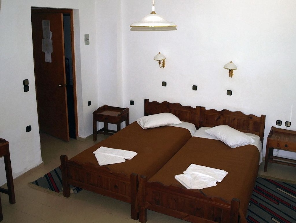 Double or Twin Room - Photo 2
