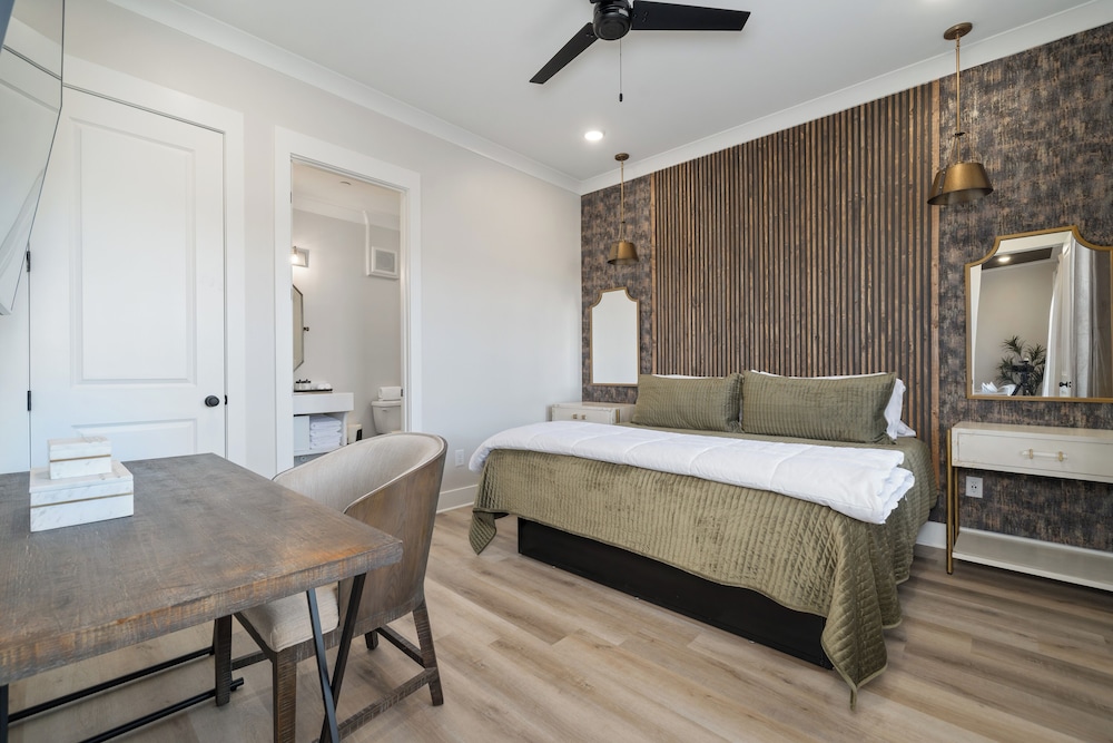 Executive Loft, Multiple Bedrooms photo 3