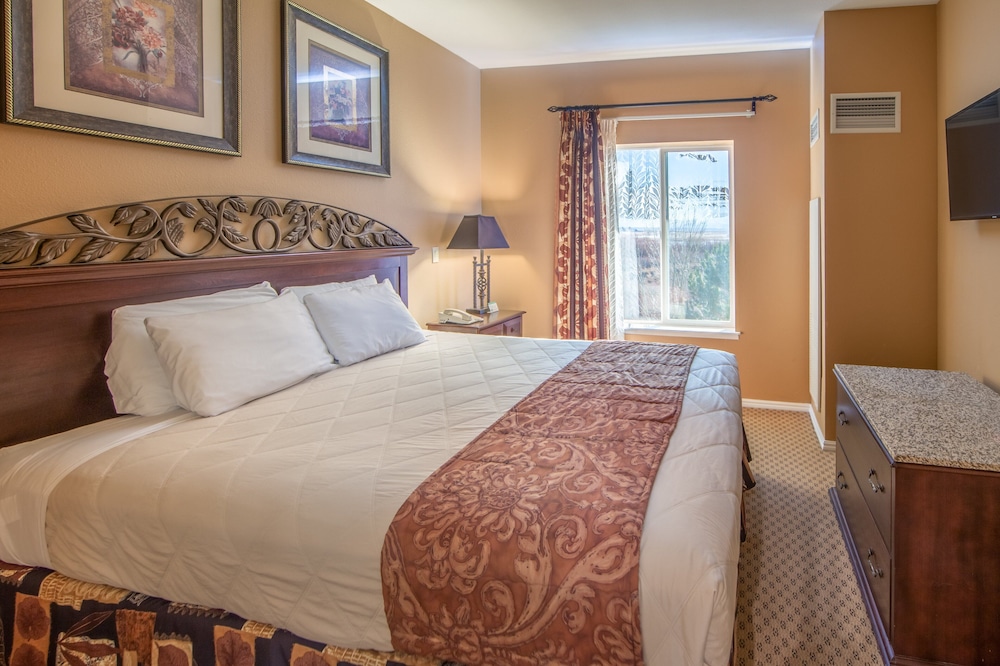 Room, 2 Bedrooms (1 King, 1 Queen) - Photo 8