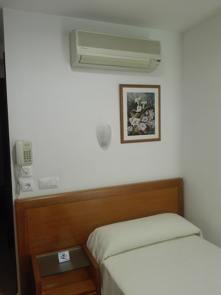 Single Room photo 3