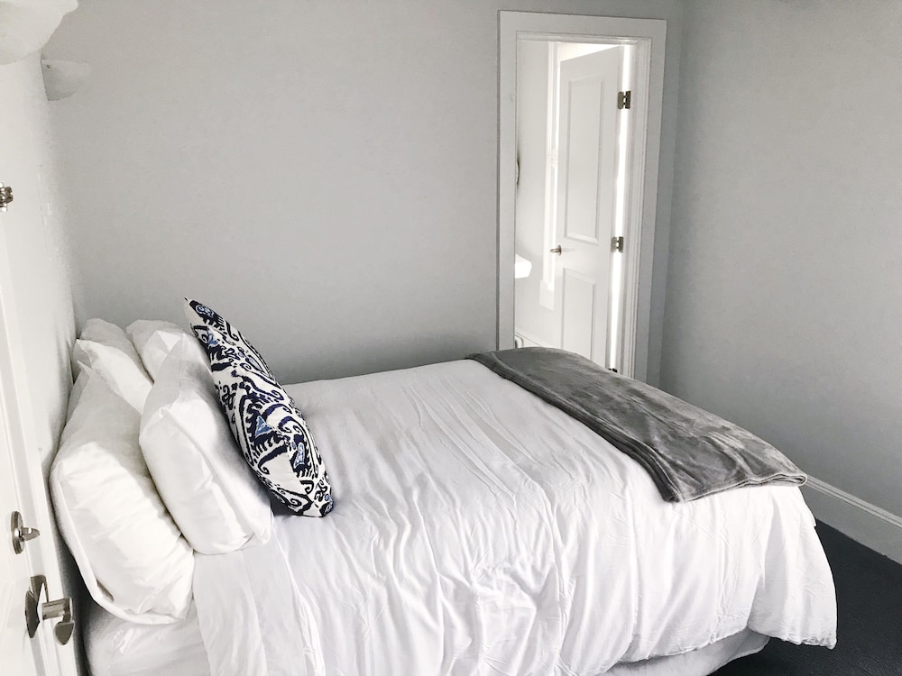 Classic Room, 1 Double Bed, Private Bathroom (05) Full with Private Bath) photo 2
