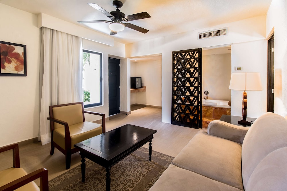 Premium Suite (Level) - Photo 3