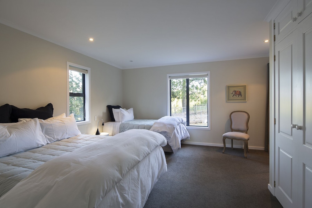 Luxury Cottage, 2 Bedrooms, Mountain View photo 3