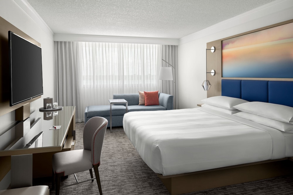 Room, 1 Double Bed (Hearing Accessible) - Photo 1