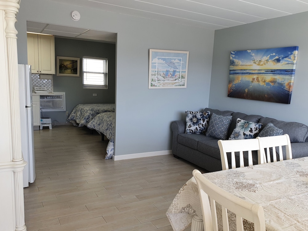 Family Room, Multiple Beds, Kitchenette photo 1