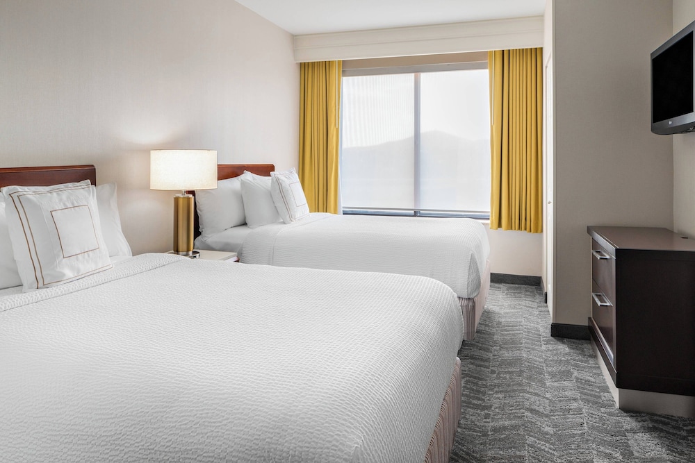 Suite, 2 Double Beds - Photo 1