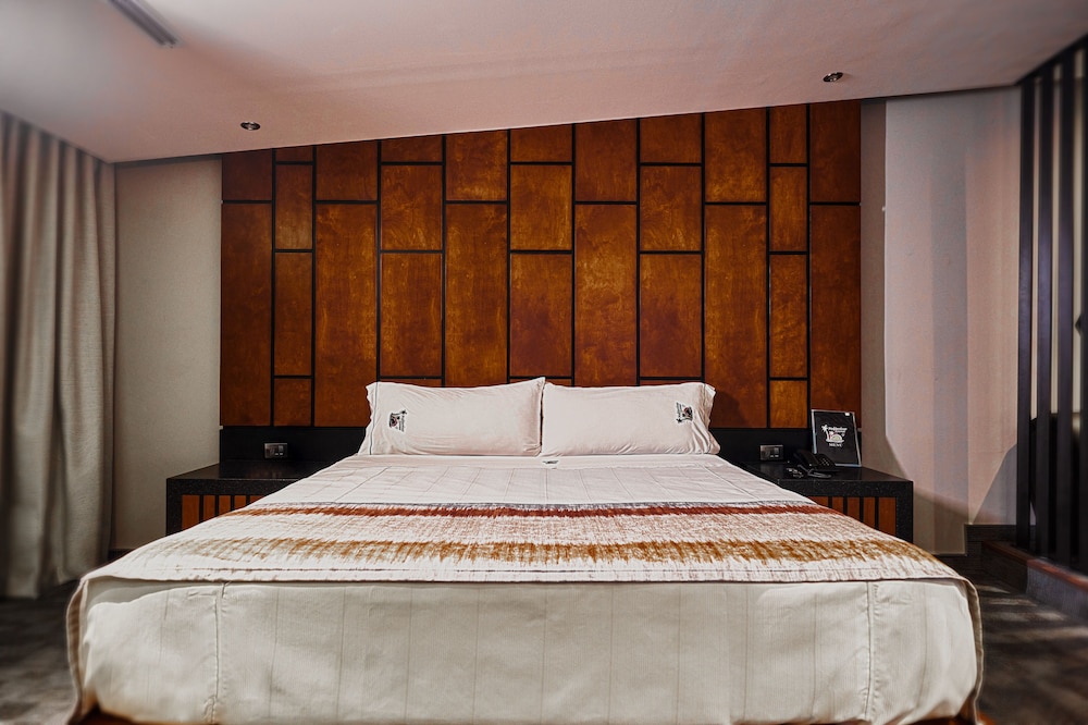 Luxury Suite photo 3