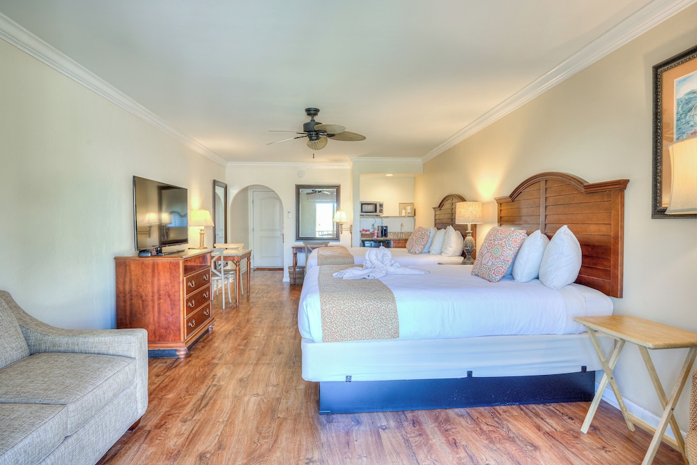 Deluxe Room, Partial Oceanview, 2 Queen Beds, Balcony photo 3