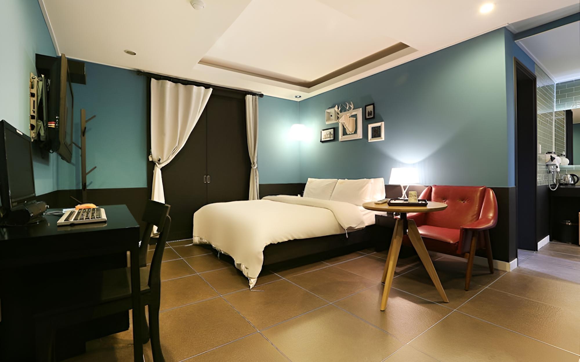 Room (Couple PC Room (Netflix & Wave availa) - Photo 2