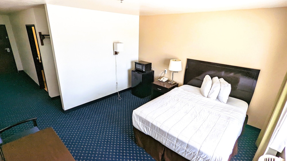 Standard Room, 1 Queen Bed, Non Smoking photo 1