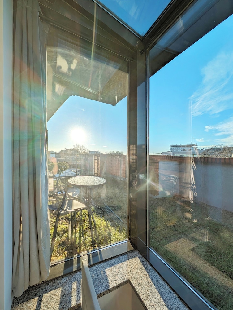 Panoramic Studio Suite, Balcony, Tower (Air Condition) photo 2