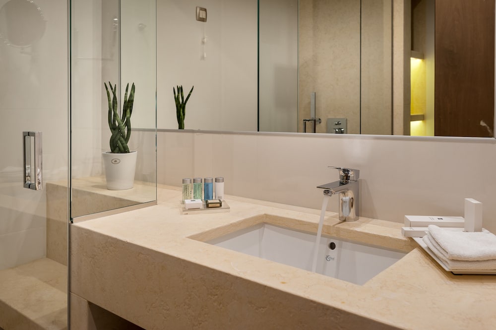 Superior Double or Twin Room, Balcony - Photo 14