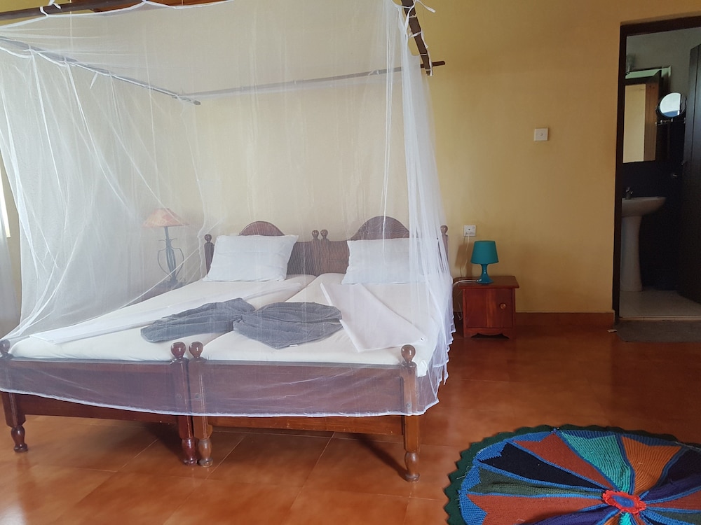 Standard Twin Room, 1 Bedroom, Beachfront photo 3