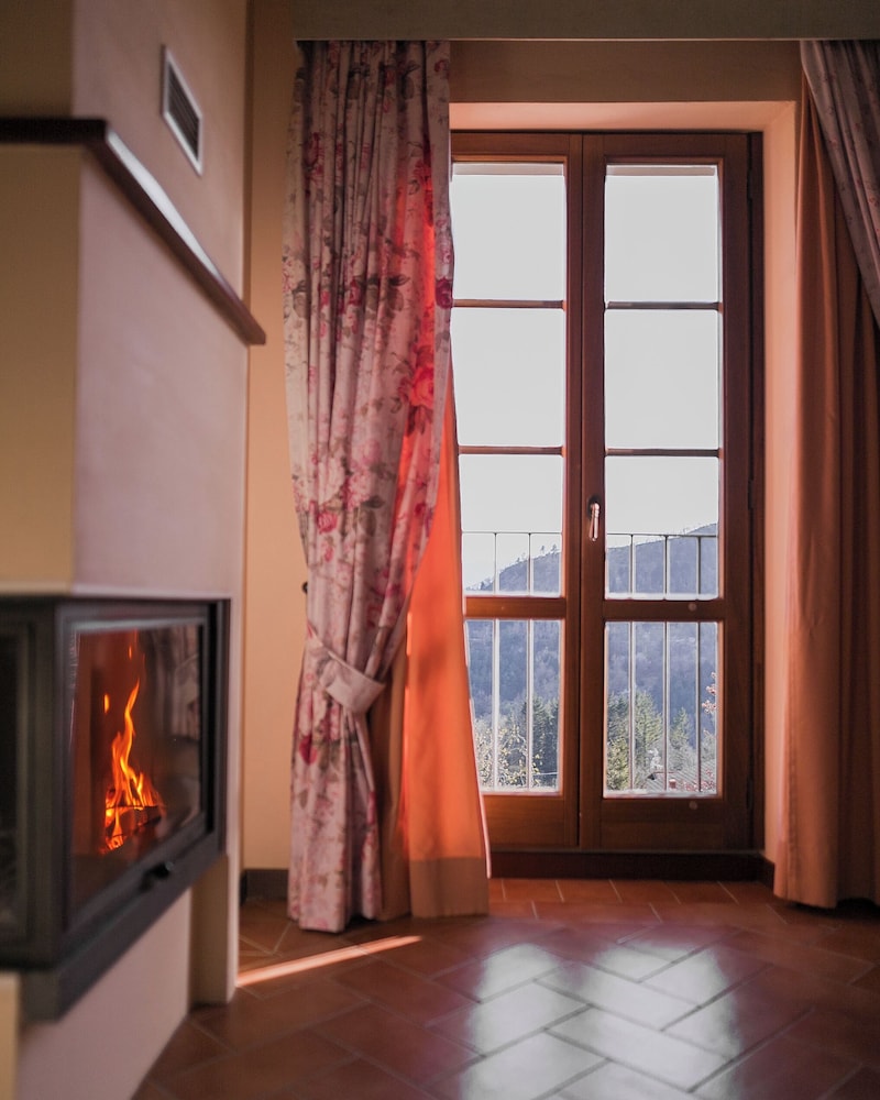Suite - Photo 16