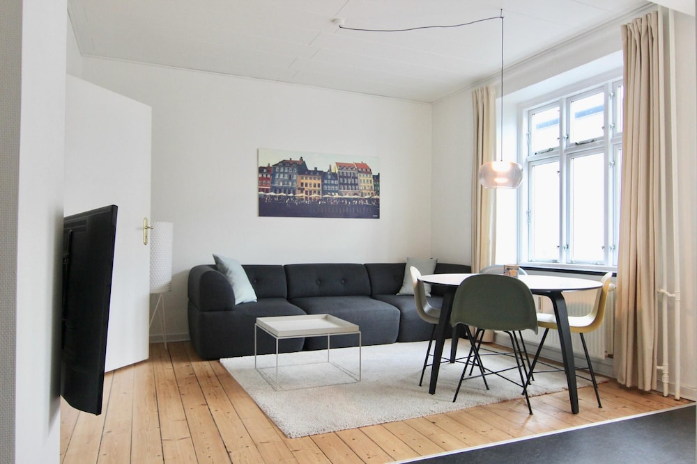 Apartment photo 1