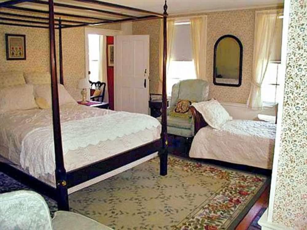 Deluxe Triple Room, 1 Bedroom, Private Bathroom photo 1