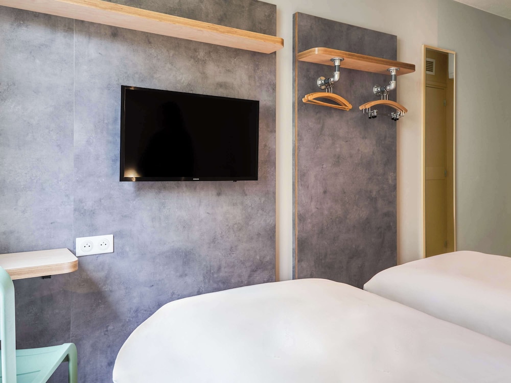 Standard Room, 2 Twin Beds photo 3