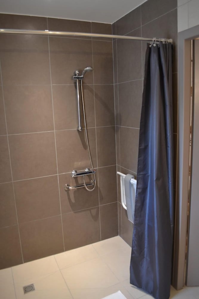 Classic Triple Room, Accessible (1) photo 3