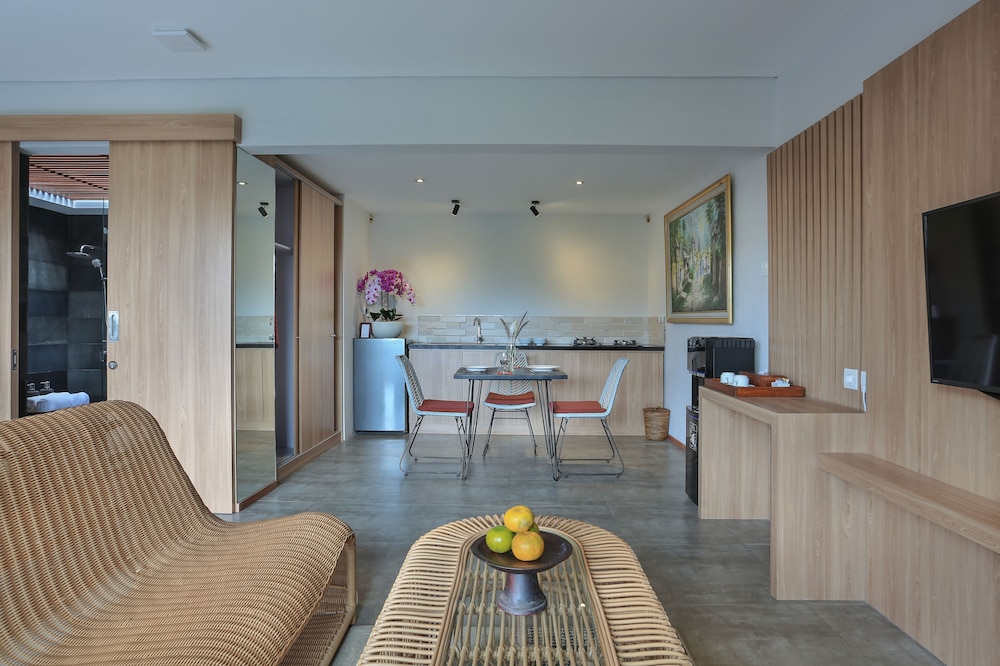 One Bedroom Private Heated Pool Villa - Photo 12