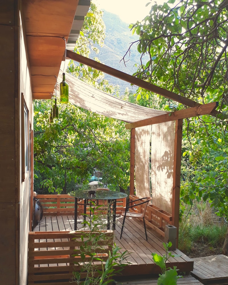 Comfort Cabin, 1 King Bed, Garden View photo 2