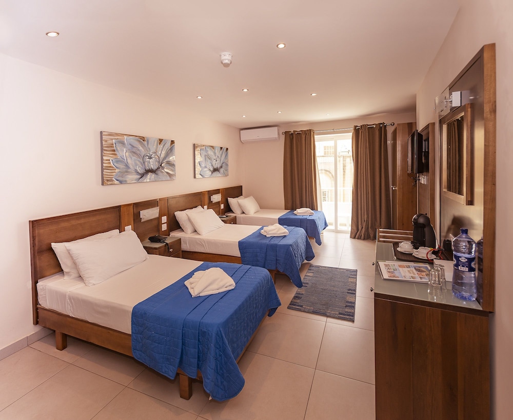 Triple Room, Balcony photo 3