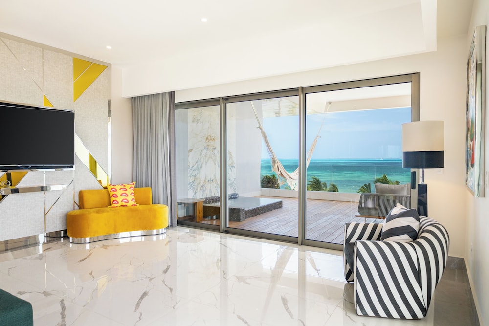 Corner Suite Ocean Front