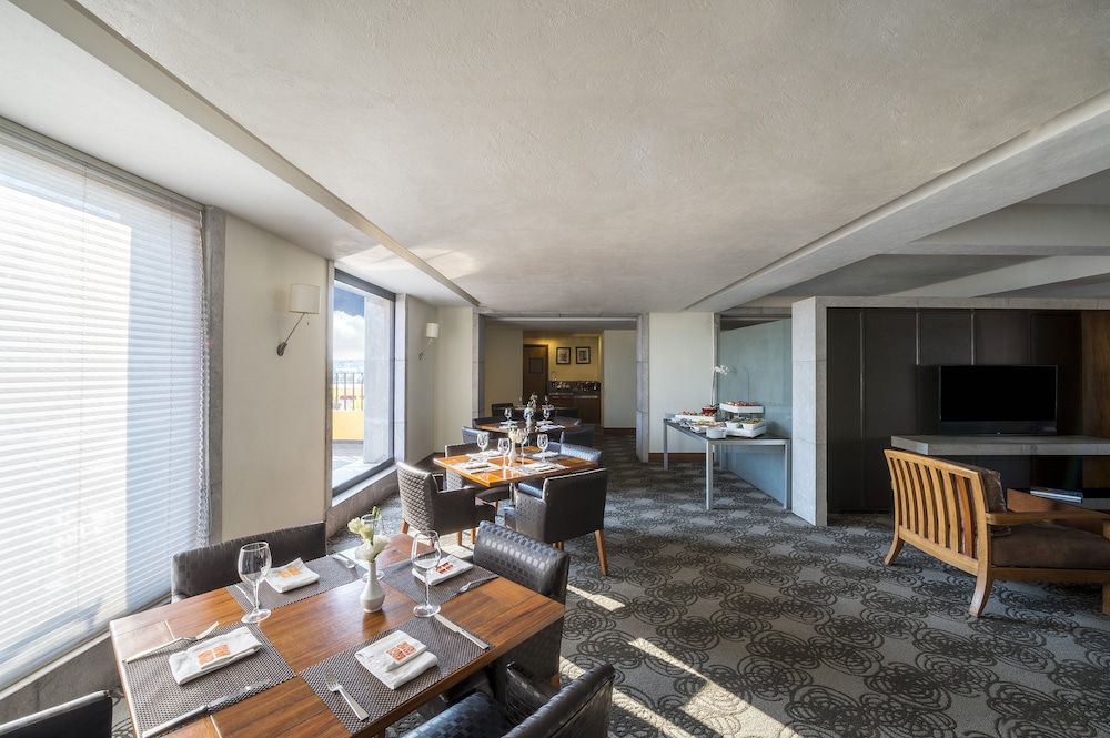 Suite (Master) - Photo 5