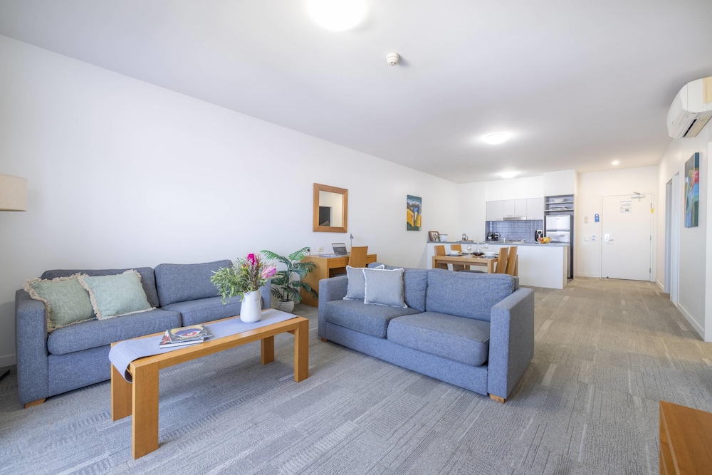 Suite, Multiple Beds, Non Smoking (Efficiency) photo 2