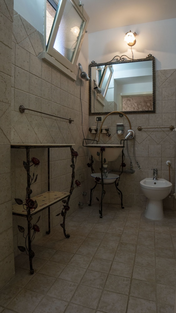 Triple Room - Photo 40