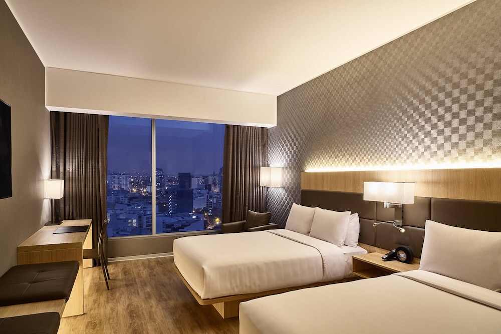 Room, 2 Double Beds - Photo 10