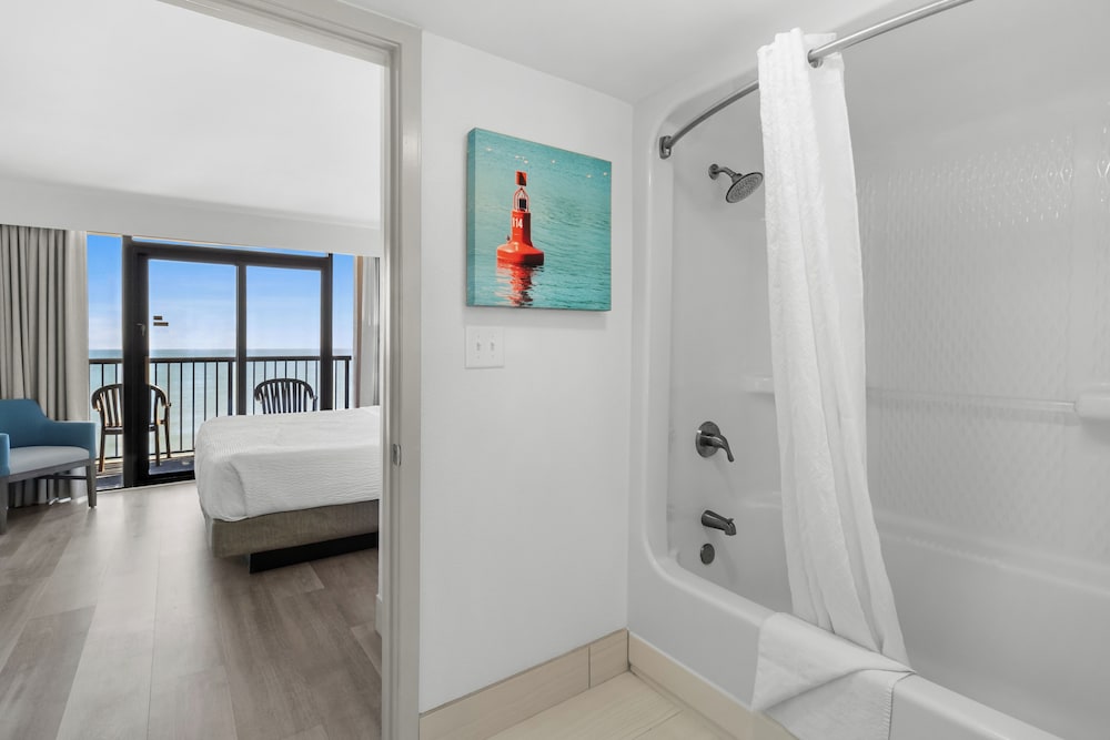 Mariner Oceanfront Deluxe Three Bedroom Condo - Photo 15