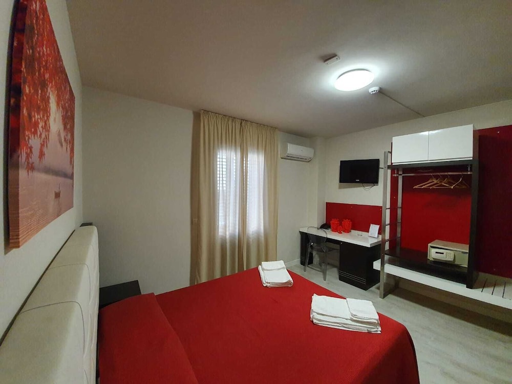 Comfort Room, 1 Queen Bed photo 3