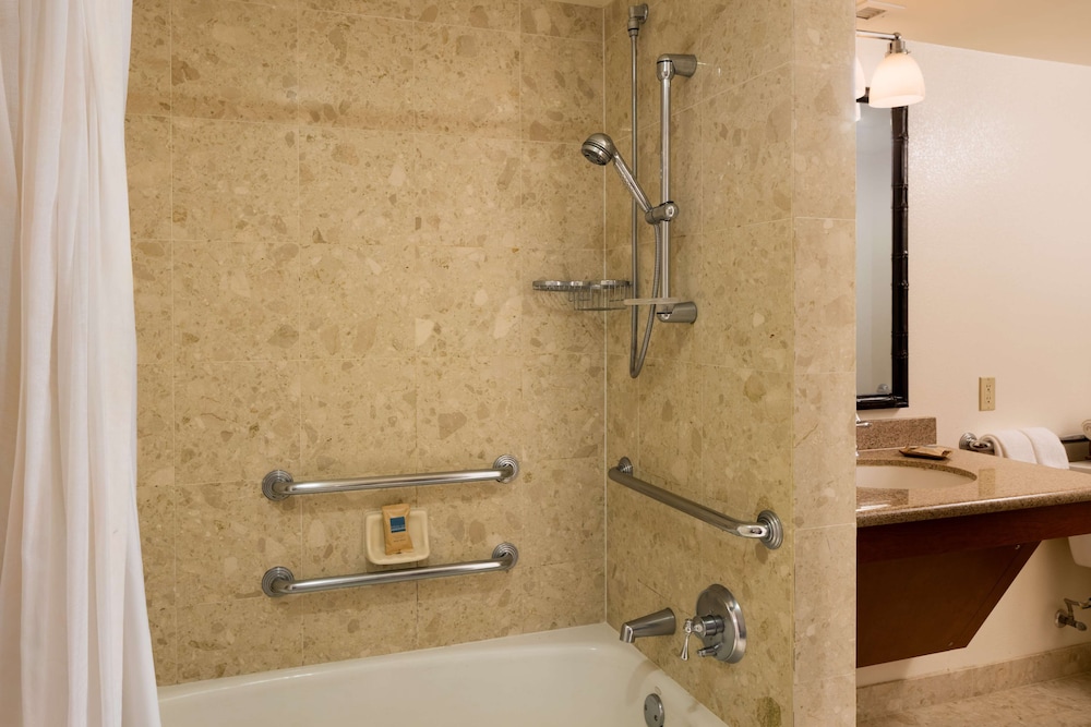 Palace Room, 1 King Bed, Resort View (Accessible Tub, Hearing) - Photo 16