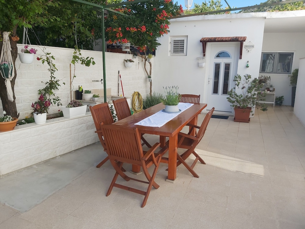 Studio, Terrace (nr.1) with parking photo 3