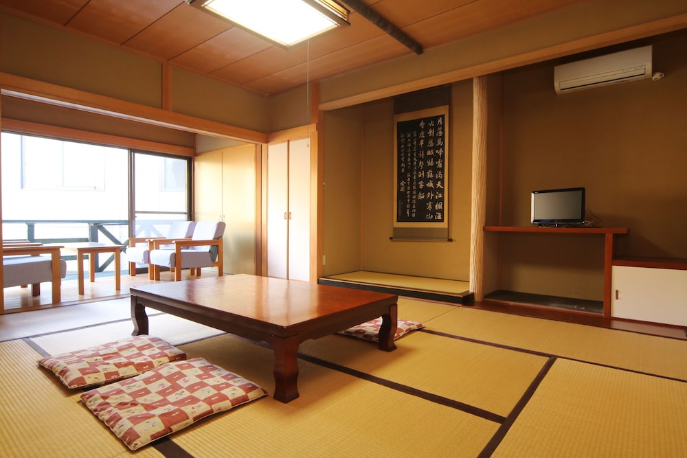 Japanese Style Room With Private Bathroom photo 1