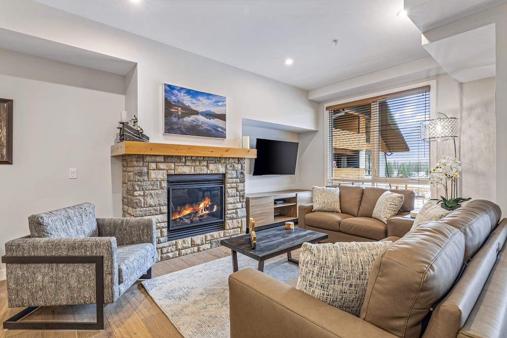 T208B Two Bedroom Premier Condo