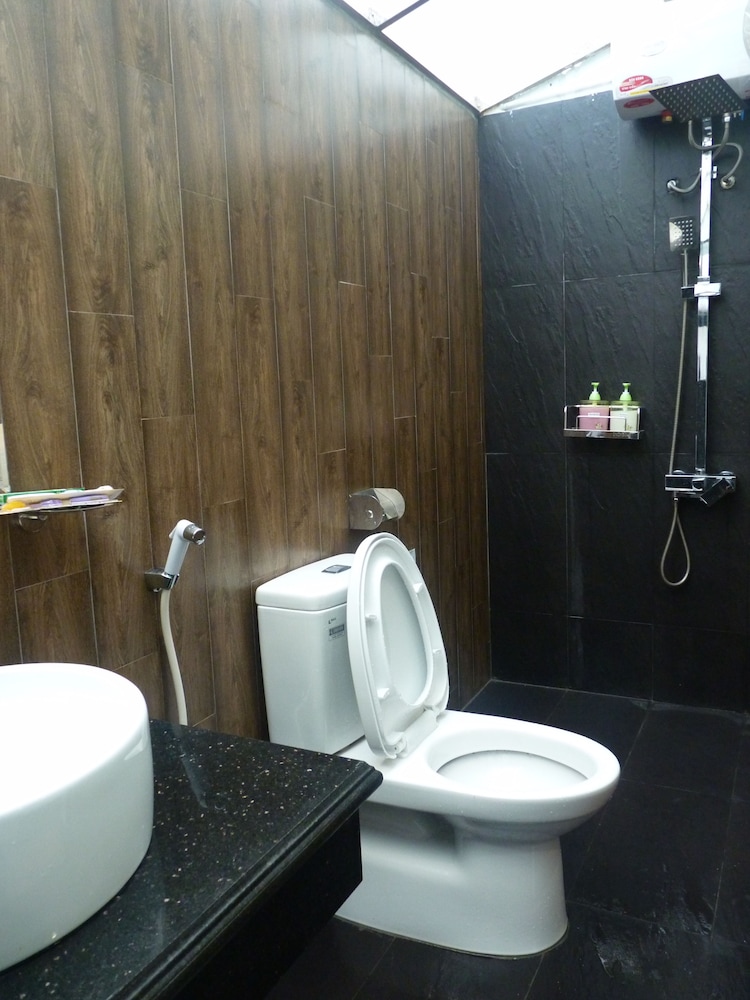 Deluxe Double Room, 1 King Bed, Garden View photo 3