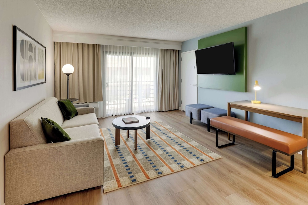 Superior Suite, Multiple Beds (One Bedroom) - Photo 3