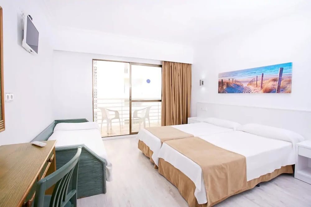 Triple Room, Balcony photo 2