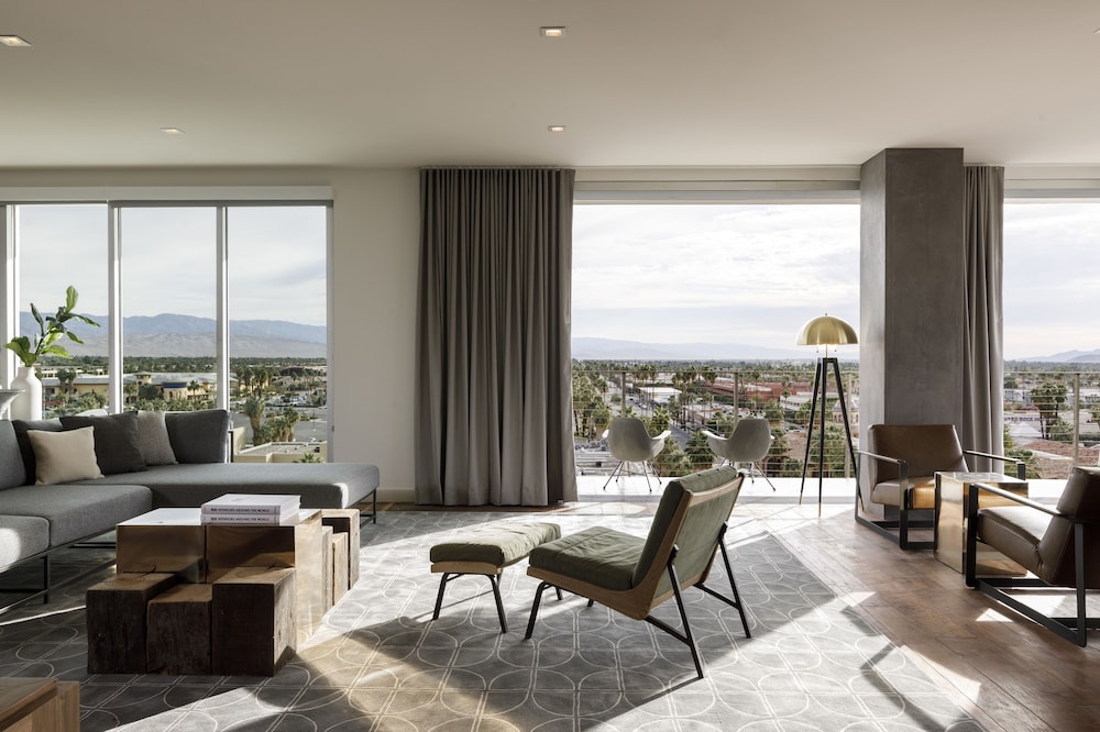 Suite, 1 Twin Bed (Arlo)