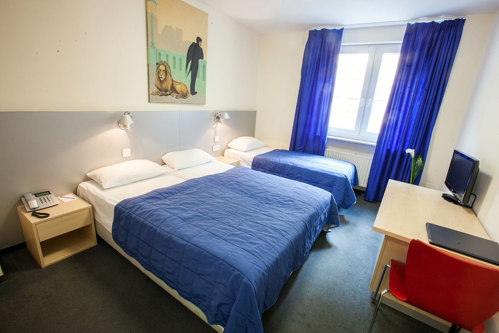 Superior Triple Room photo 2