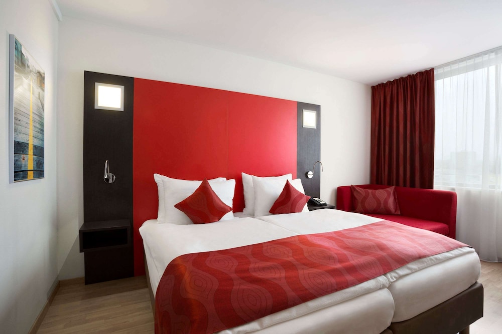 Room, Multiple Beds, Non Smoking - Photo 4